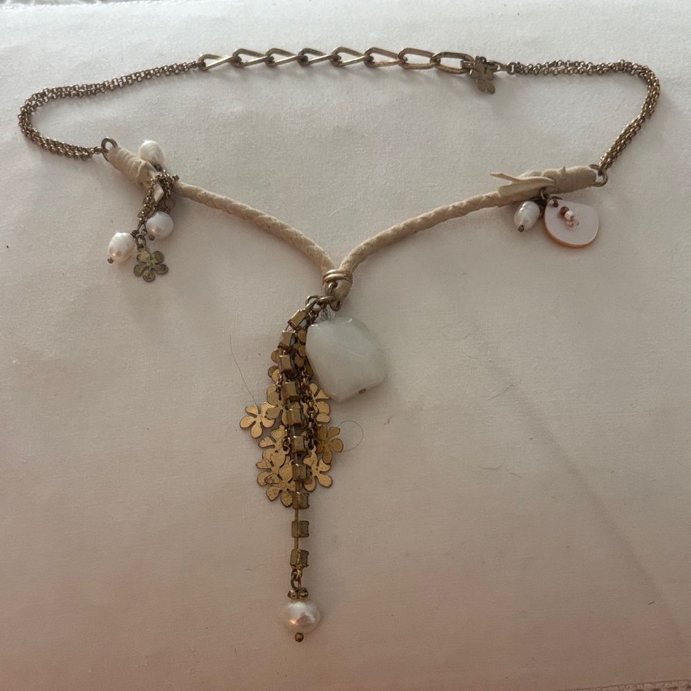 Elegant Gold and White Floral Necklace